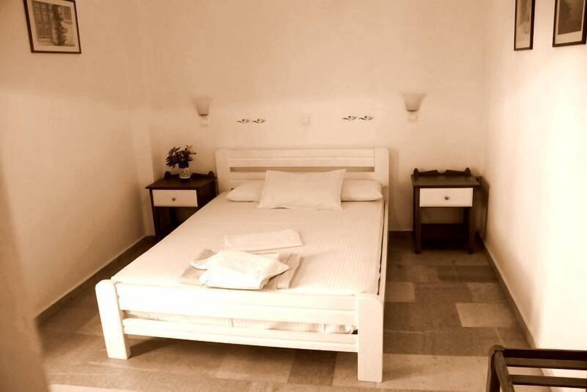 Fikas Hotel Naxos City Esterno foto