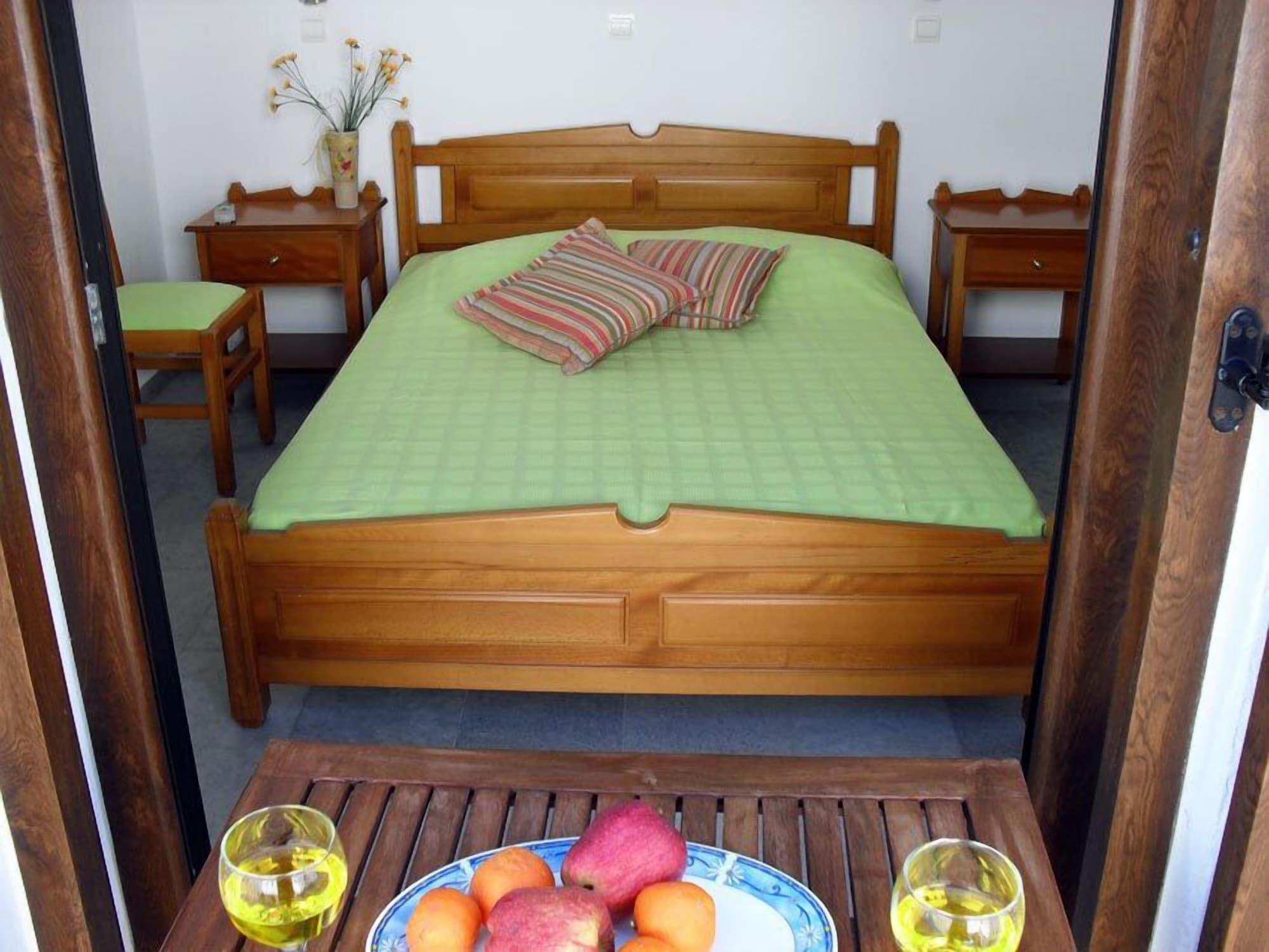 Fikas Hotel Naxos City Esterno foto