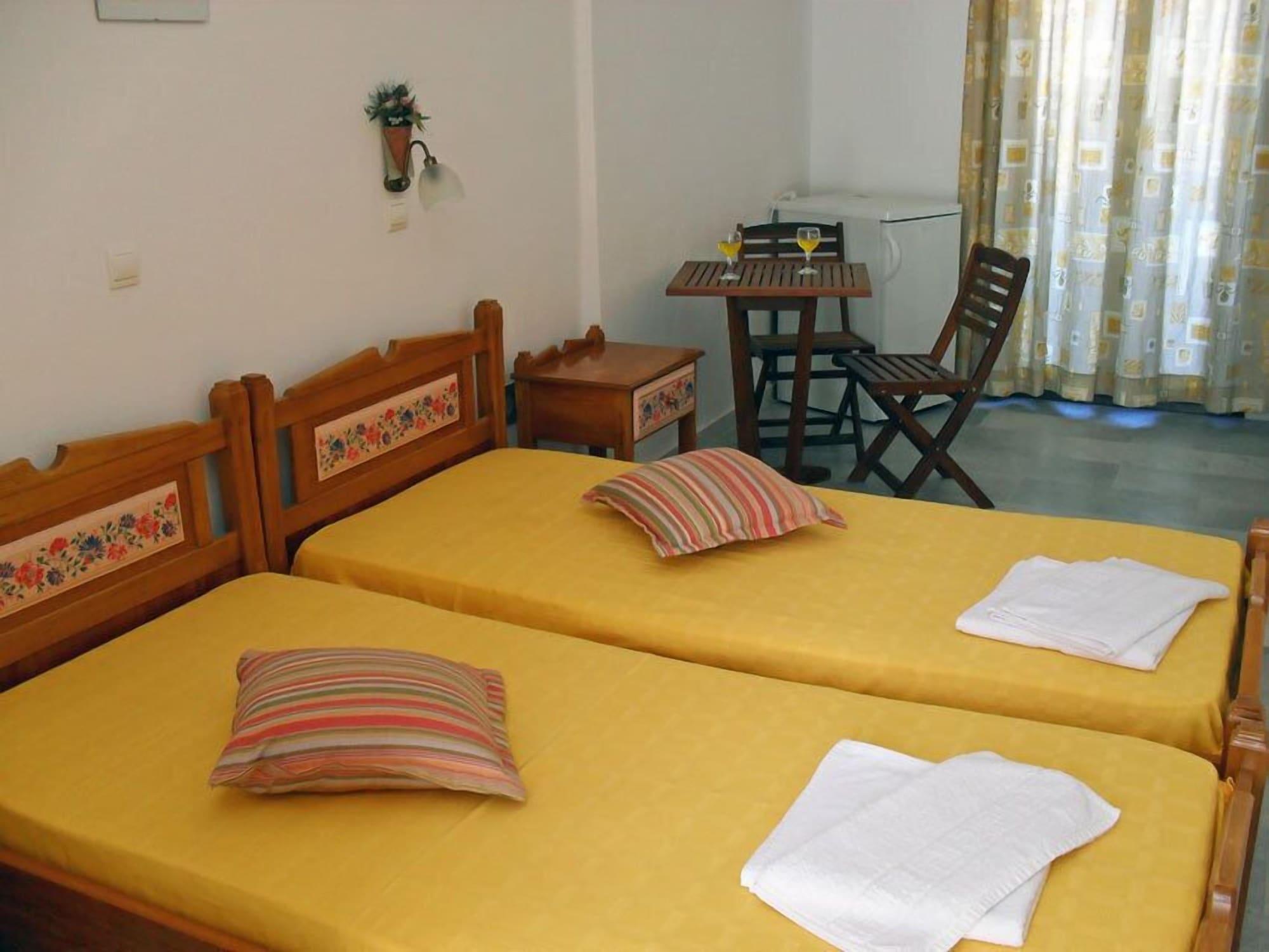Fikas Hotel Naxos City Esterno foto